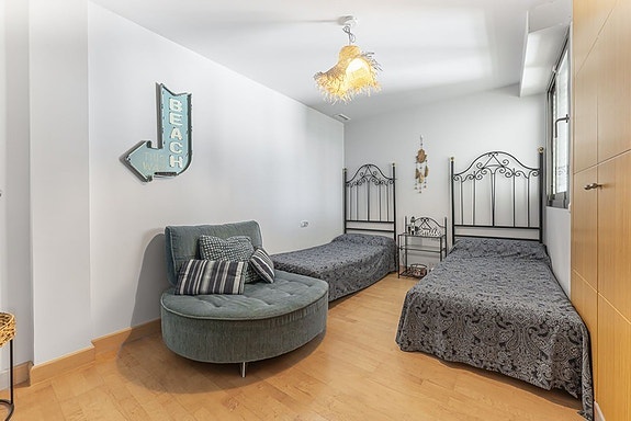 Penthouse med 5 soverom | Privat takterrasse, jacuzzi og store utearealer | Parkering og bod