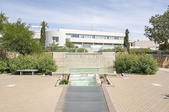 Penthouse med 5 soverom | Privat takterrasse, jacuzzi og store utearealer | Parkering og bod