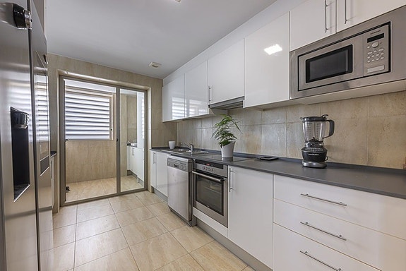 Penthouse med 5 soverom | Privat takterrasse, jacuzzi og store utearealer | Parkering og bod