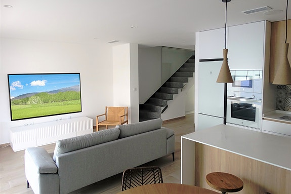 Siste ledige! 150 meter til stranden | Rekkehus med 3 soverom og 3 bad  | Uteplass med eget basseng  | Takterrasse 35m2