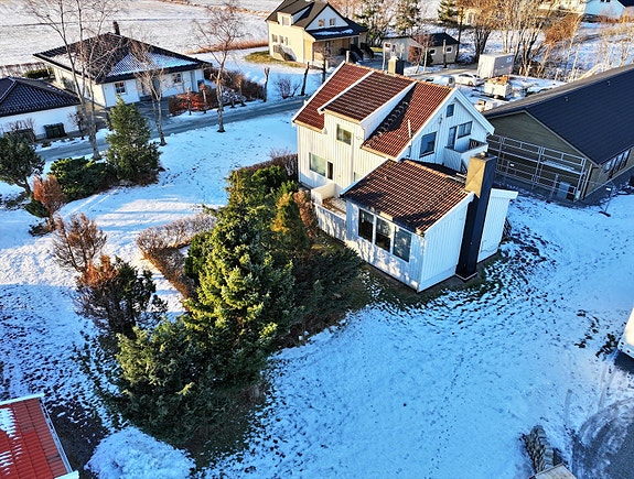 Aktiv Eiendomsmegling v/Thomas Lerstagrind har gleden av å presentere Pallinveien 17! Foto: Vidar Alvik/ Grattis foto.