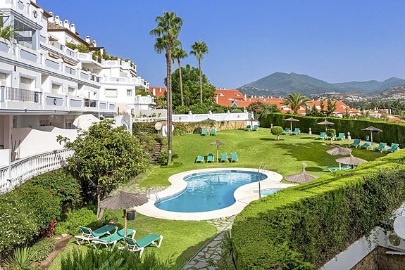 Penthouse med med 5 soverom | 84 m² terrasse | Nyrenovert standard | Puerto Banus og strand