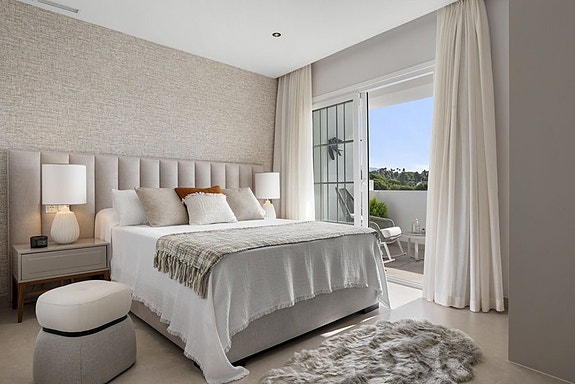 Penthouse med med 5 soverom | 84 m² terrasse | Nyrenovert standard | Puerto Banus og strand