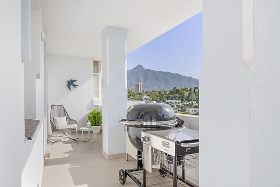 Penthouse med med 5 soverom | 84 m² terrasse | Nyrenovert standard | Puerto Banus og strand