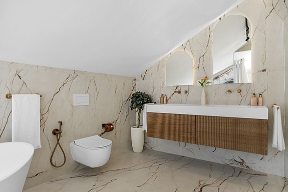 Penthouse med med 5 soverom | 84 m² terrasse | Nyrenovert standard | Puerto Banus og strand