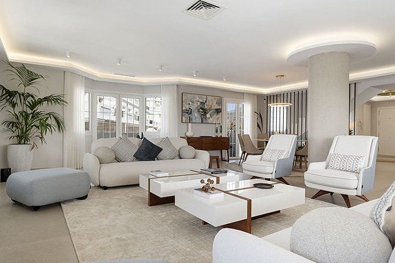 Penthouse med med 5 soverom | 84 m² terrasse | Nyrenovert standard | Puerto Banus og strand
