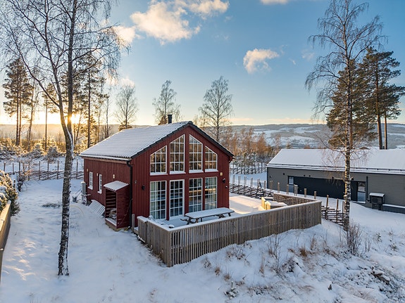 Velkommen til denne moderne og sjarmerende hytta i Kvitsandåsen 11A!