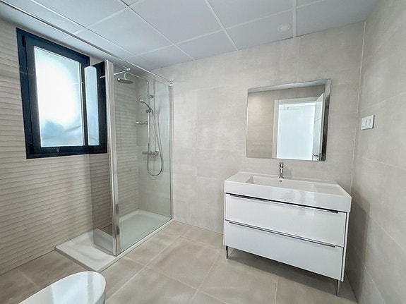 Duplex penthouse med 4 soverom | 143 m² terrasse | jacuzzi og havutsikt