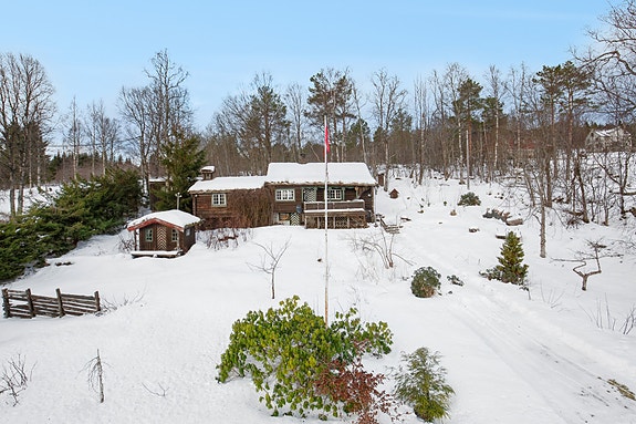 EiendomsMegler 1 v/Rune Johansen har gleden av å presentere Osmarkavegen 1257! Foto: EFKT (Vilde Dahl)