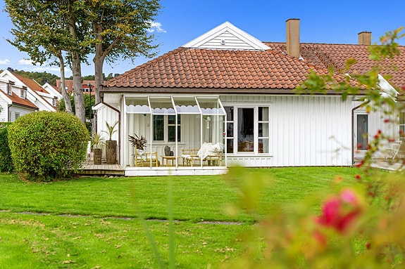 EiendomsMegler1 v/Eirik Hanekamhaug presenterer Frøystadveien 15