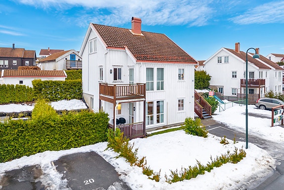 Velkommen til Klokkehattveien 12 - Presentert av Glenn Olsen, Meglerhuset &Partners