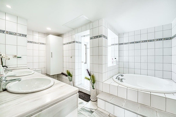 Penthouse med 5 soverom | 80 m² terrasser | Like ved stranden