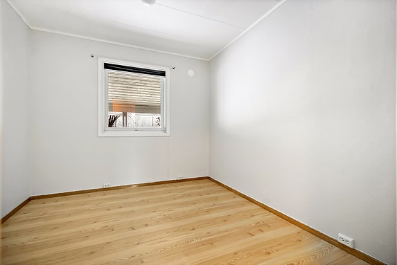 Soverom 2- Funksjonelt soverom med plass for seng.