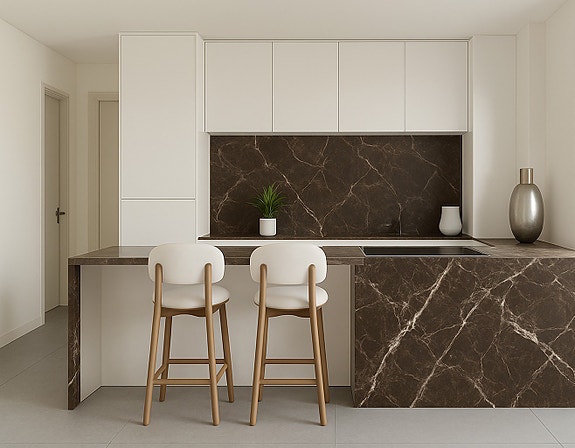 Ny leilighet nær strandem | Fellesområde med basseng | 2 soverom og 2 bad