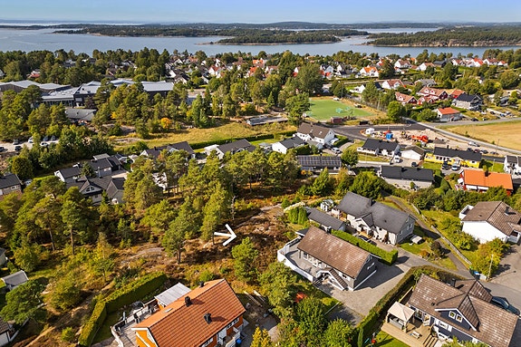Velkommen til Skovbølet 15 - en innholdsrik enebolig med mange muligheter i et veletablert og barnevennlig boområde. Foto: Fotoetcetera AS.