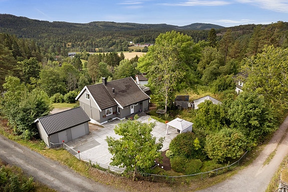 Velkommen til Andorsrudveien 168! Foto: Eiendomsfoto AS