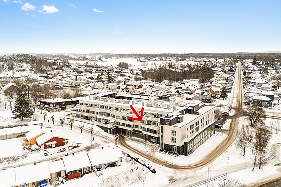 Velkommen til Olsrød park - Eiendomsmegler 1 ved Jesper Snekkestad presenterer en ettertraktet og vestvendt selveierleilighet i bygget som er oppført i 2016. Foto: Eiendomsfotograf AS