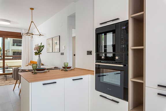 Bolig til sommeren! Ny moderne leilighet med stor uteplass - 3 soverom og 2 bad - Flott fellesområde!