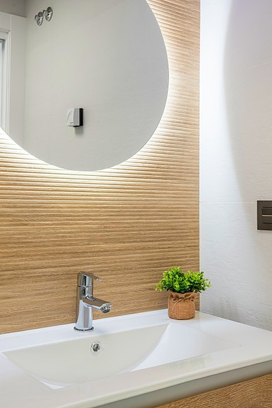 Bolig til sommeren! Ny moderne leilighet med stor uteplass - 3 soverom og 2 bad - Flott fellesområde!