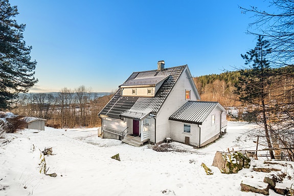 Frem Eiendomsmegling har gleden av å presentere Eikaveien 1! Foto: Damian Misiewicz.
