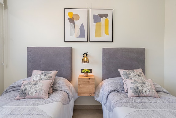 Nøkkelferdig! Toppleilighet med stor takterrasse - 3 soverom og 2 bad - Flott fellesområde!