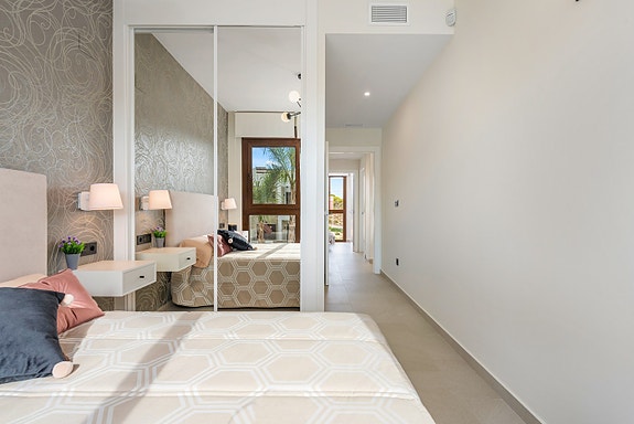 Nøkkelferdig! Toppleilighet med stor takterrasse - 3 soverom og 2 bad - Flott fellesområde!