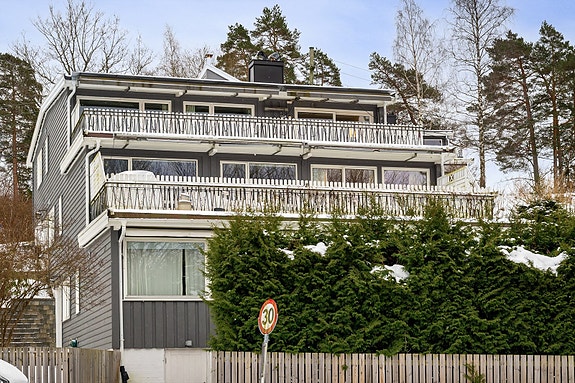 Velkommen til Nadderudåsen 4 (Arne Schram)