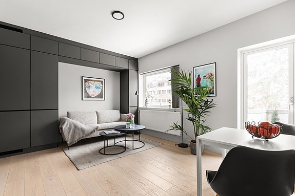 Velkommen til Dønskiveien 6C - Nyoppusset (2019) og svært arealeffektiv 2-roms med balkong.