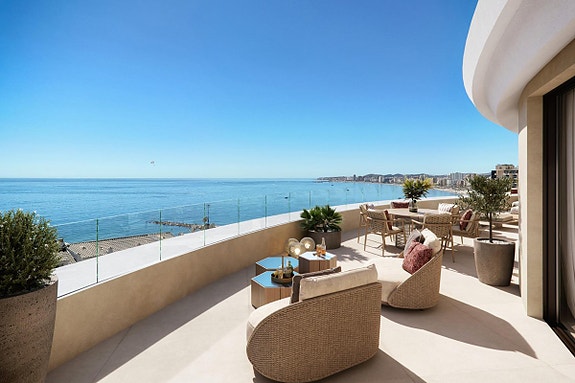 Eksklusiv Penthouse | 44m2 terrasse | havutsikt | 100 meter fra stranden