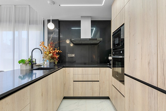 Sjelden mulighet i Punta Prima | Møblert visningsleilighet | 3 soverom | Stort uteområde