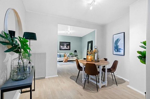 Kjøkken/spisestue med plass til spisebord.