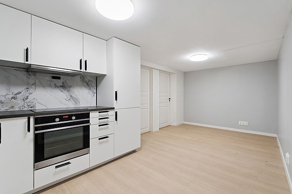 Hybel - Helt nyoppusset kjøkken / stue (2025)