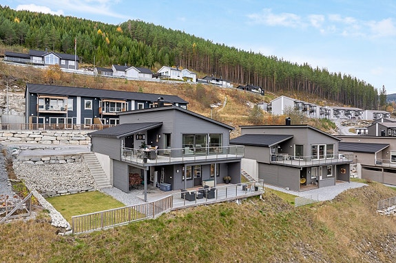 Velkomen til Bråtane 21 presentert av Eiendomsmegler Norge v/ Kenneth Bjrøk.