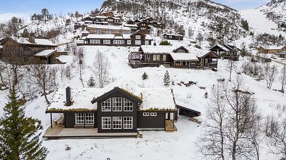 Slettekvæven 75 presenteres av EIE eiendomsmegling v/ Torbjørn Lie - Eiendomsmegler MNEF/Salgsleder/Partner. Foto: Arve Gravdal.