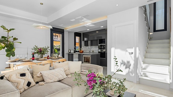 Moderne villa med 4 soverom og 4 bad | Privat basseng - Takterrasse med havutsikt og stor underetasje