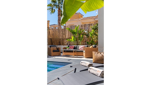 Moderne villa med 4 soverom og 4 bad | Privat basseng - Takterrasse med havutsikt og stor underetasje