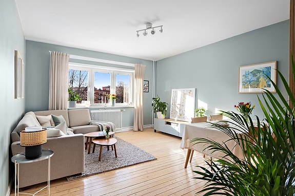 Nikolai Strickland har gleden av å presentere Bjørn Stallares vei 29. En stor, lys og gjennomgående 2-roms leilighet.