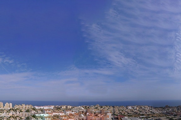 Hjørne-penthouse med nydelig havutsikt  | 3 soverom og stor takterrasse 175m2 | Gangavstand til strand