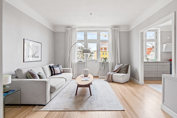 Velkommen til Solheimgata 1B og denne sjeldne anledningen i en ærverdig bygård på Frogner! Foto: Stefan Borup.