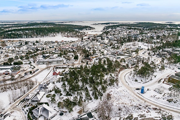 Eie Tønsberg v/ Robert Hoff ønsker velkommen til
en flott tomt i Roppestadkollen Foto: Nils August Kavlie Borge