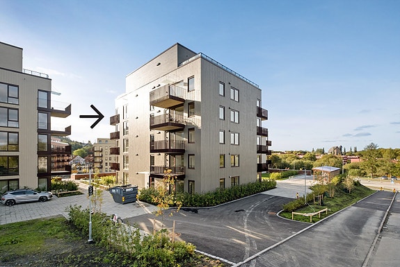 Leiligheten ligger fint til på hjørnet av bygget i 5. etg.