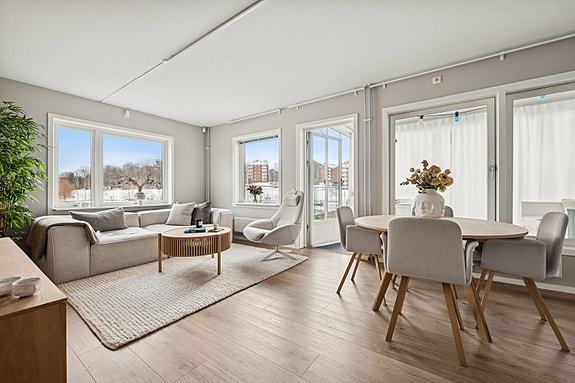 Niklas Linné Elshøy v/ DNB Eiendom har gleden av å presentere Grenseveien 56!