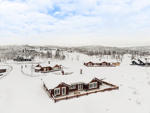 Privatmegleren Hallingdal v/ Morten Liavaag har leden av å presentere Kaslegarsvegen 18!
Bilder tatt av Fotograf Per Andre Andersen.
