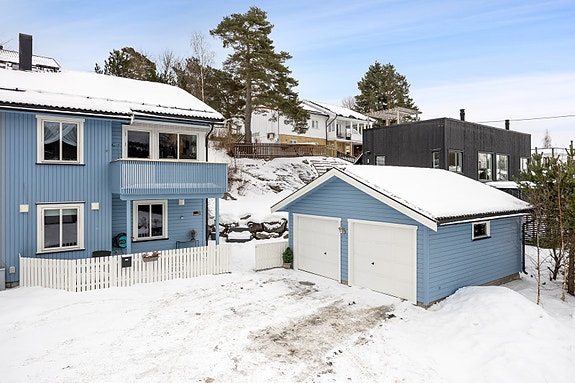 Velkommen til Furuveien 13. Foto: Svein Michaelsen - Exponering.