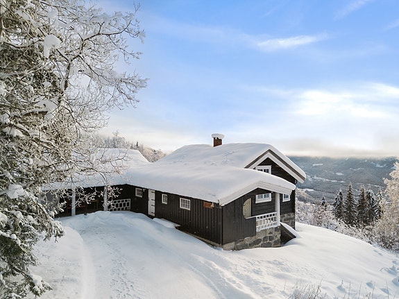 Velkommen til Alpinvegen 33, en fritidseiendom presentert av EIE Fjellmegleren! Foto: Qmarketing Photo (Ingvild Sveen Joplassen)