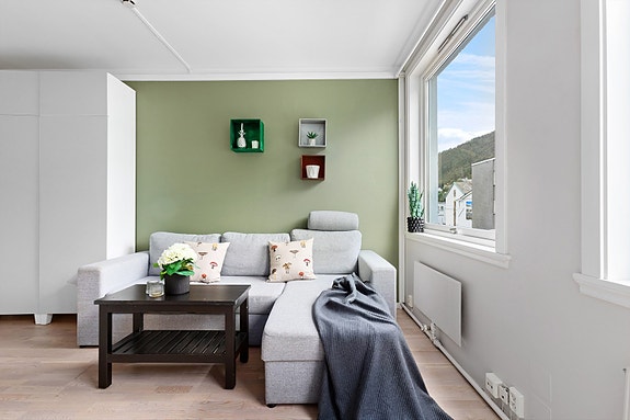 Velkommen til Eikeveien 4, presentert av Torgeir Glomnes for Eiendomsmegler Norge