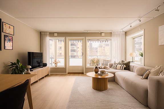 Milad Alexander Sabori v. Emera Eiendomsmegling ønsker velkommen til Margarethas vei 4.