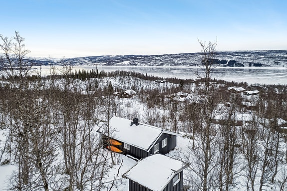 Oliver Almli Reinås v/ EiendomsMegler 1 presenterer: Brennåsvollvegen 63.