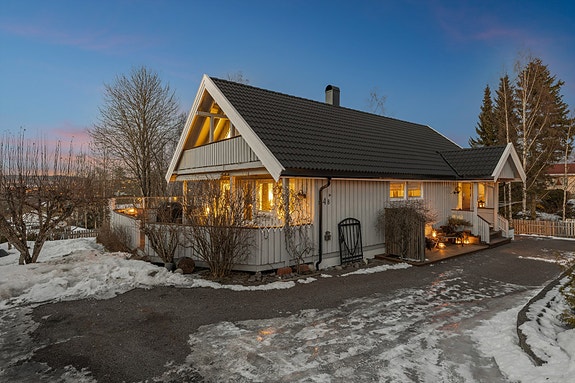 Velkommen til Øvre Ryensvei 4B - presentert av eiendomsmegler Veronica Melsnes v/ DNB Eiendom.