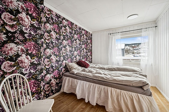 Soverom 3 - Boligens tredje soverom er også av god størrelse og gir ulike møbleringsmuligheter.